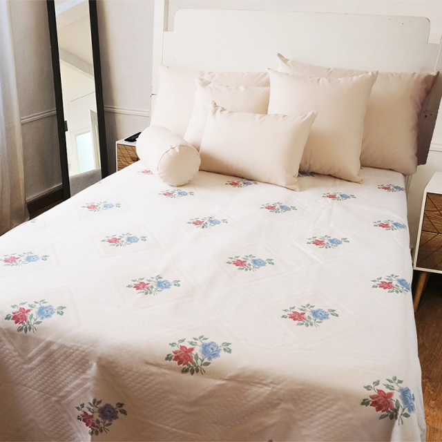 ポテチーノ　大判マルチカバー　ベッドカバー　未使用　お花モチーフ バックヤードファミリー BACKYARD FAMILY マルチカバー ソファーカバー